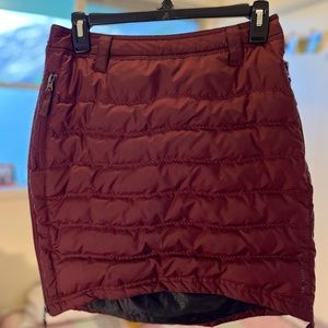 Burgundy Skhoop down skirt, size Small ✨